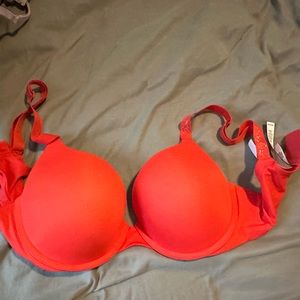 Victoria’s Secret T-shirt push up